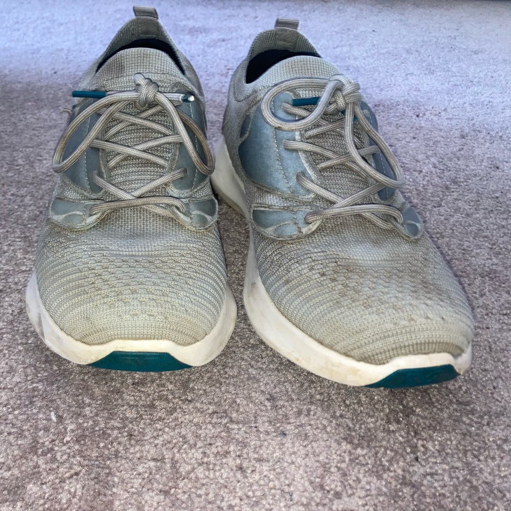 vessi gray waterproof everyday move sneakers - size 9
